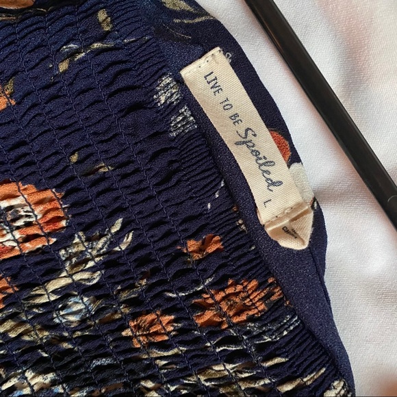 Floral Top - Picture 2 of 2